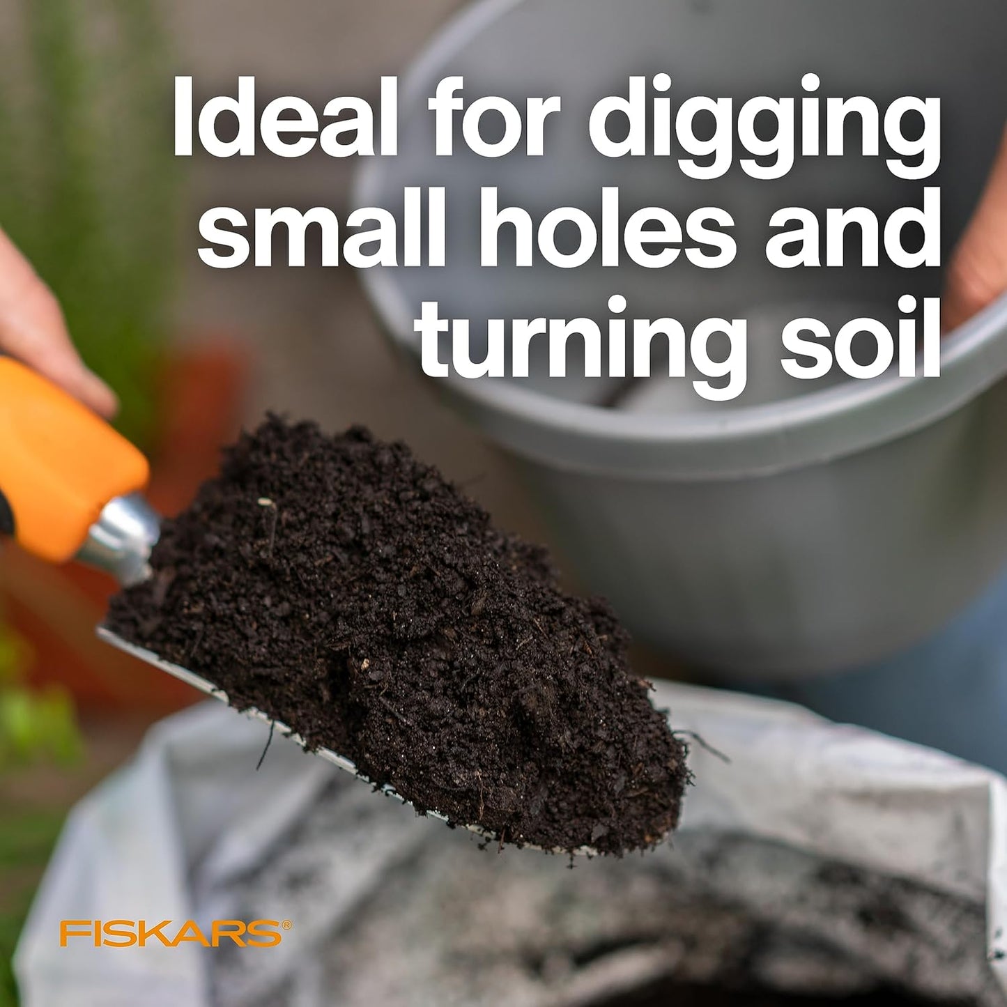 Fiskars Ergo Garden Trowel for Digging and Planting, Heavy Duty Gardening Hand Tool with Hanging Hole